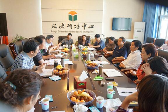 马振海一行到县研培中心调研