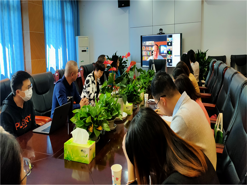 1666667770452002.png 图2 刘怀明秘书长宣读课题立项通知.png