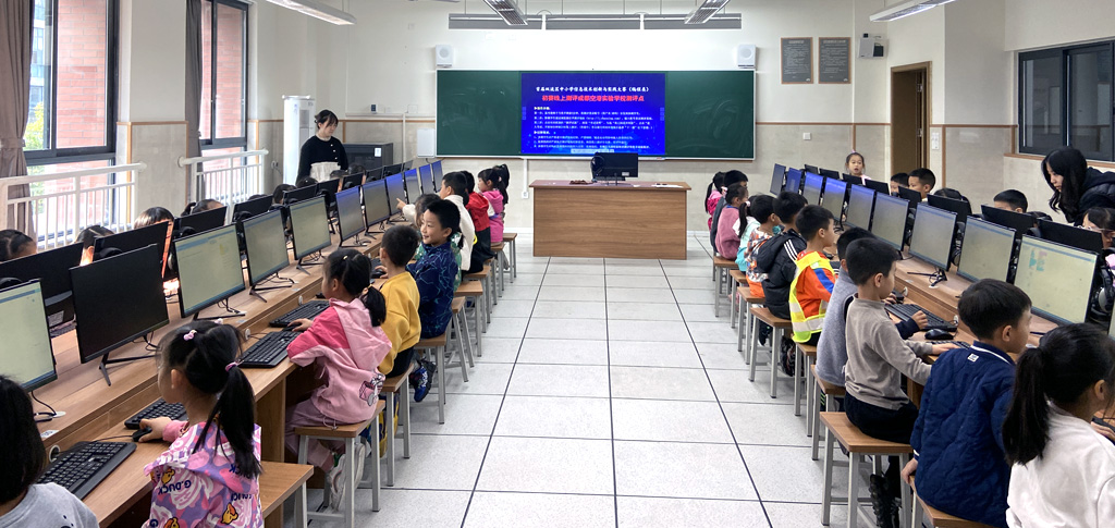 1680706178293375.jpg 空港实验学校11221117.jpg