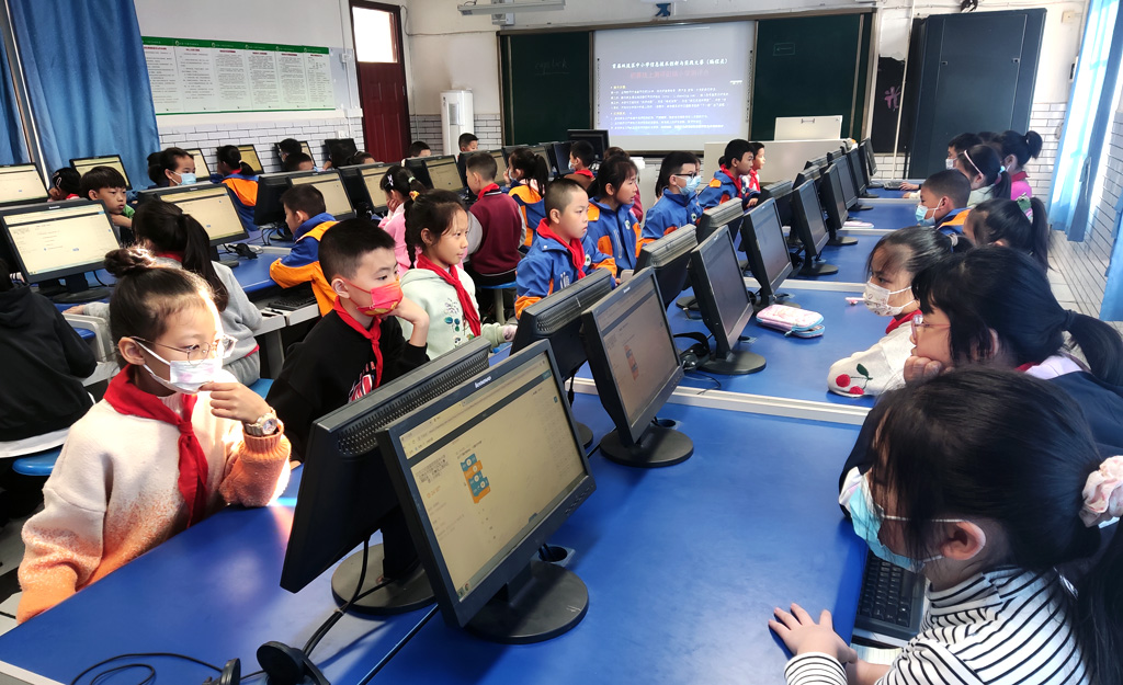 1680706406984023.jpg 彭镇小学11221112.jpg